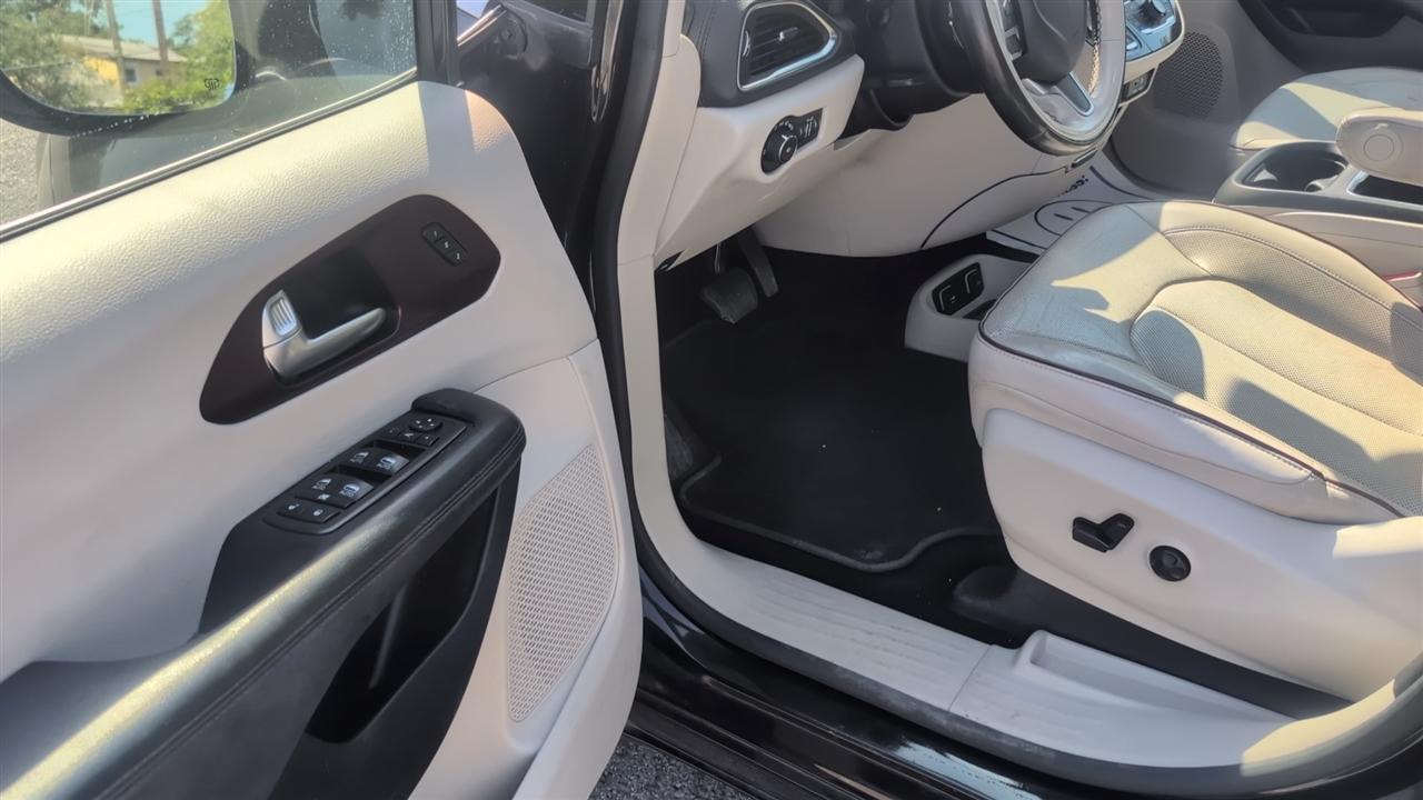 Chrysler Pacifica Limited 2020