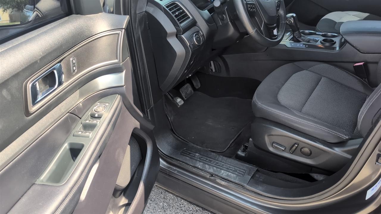 Ford Explorer XLT FWD 2019