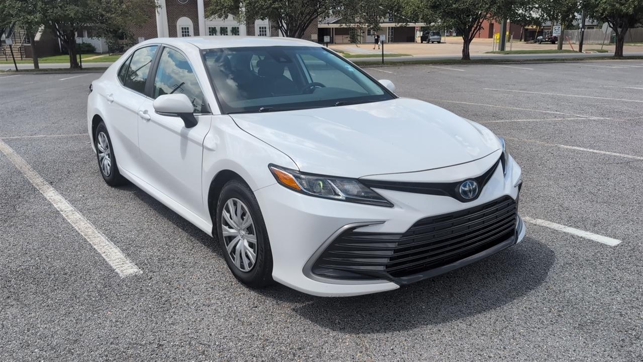 Toyota Camry Hybrid LE 2024