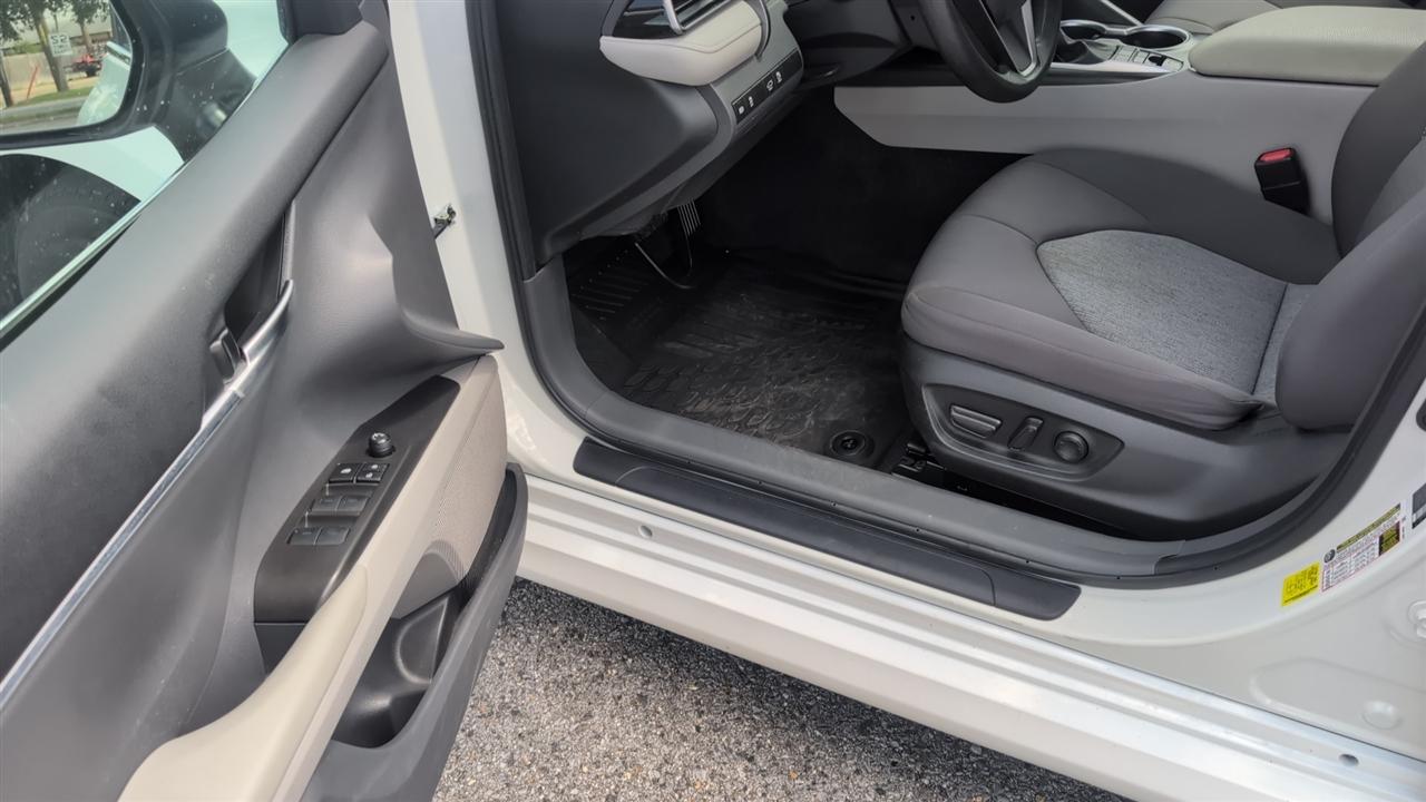 Toyota Camry Hybrid LE 2024