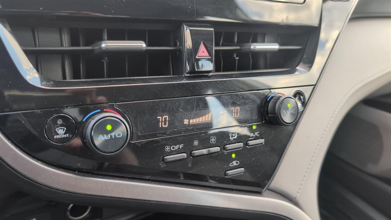 Toyota Camry Hybrid LE 2024