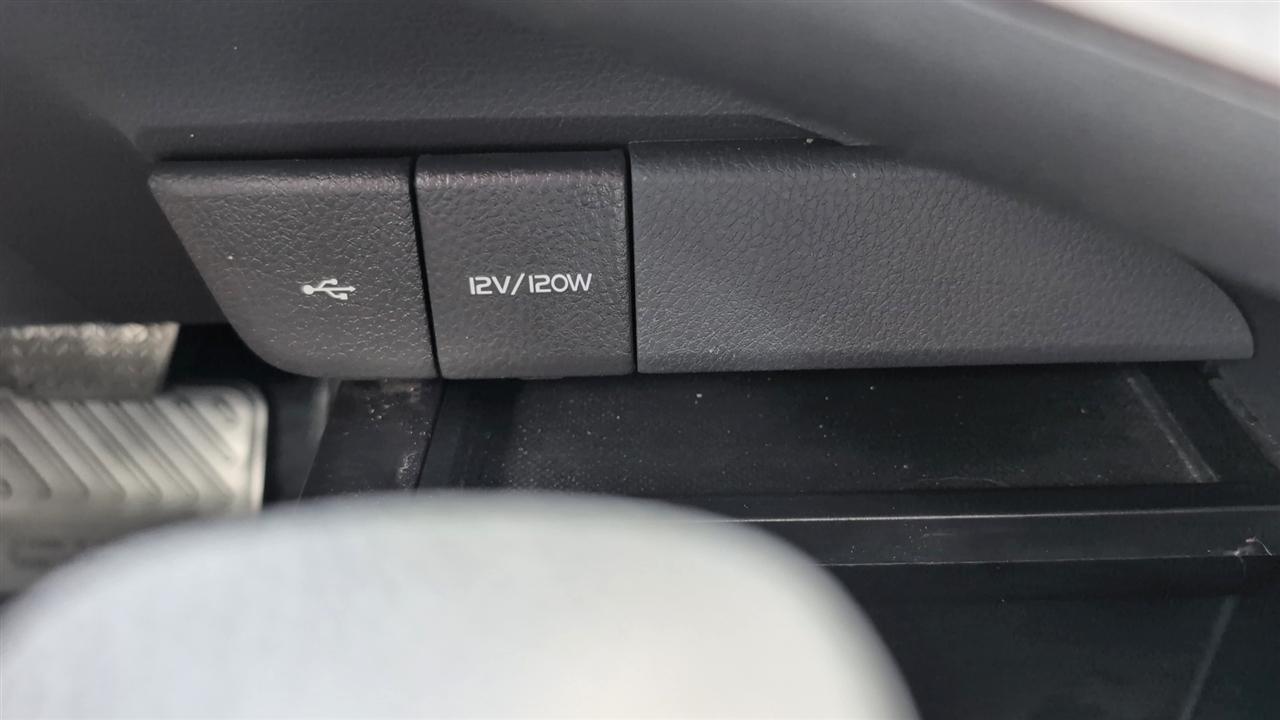 Toyota Camry Hybrid LE 2024