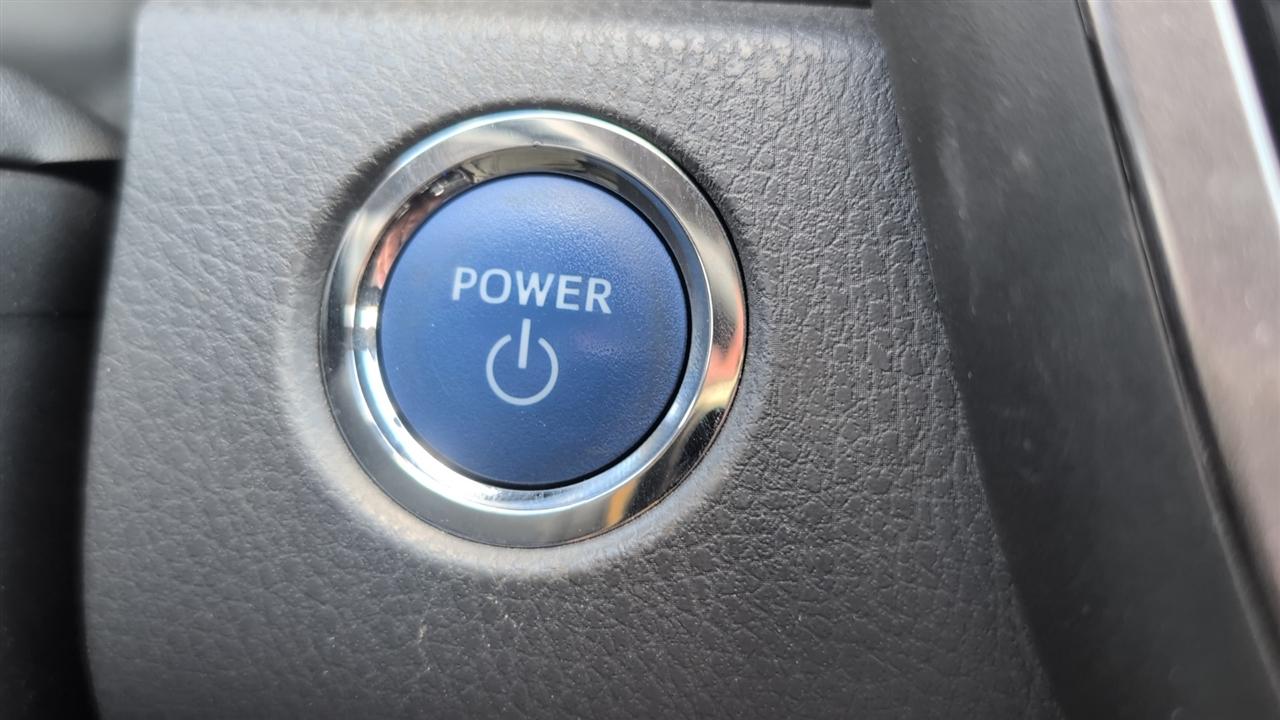 Toyota Camry Hybrid LE 2024