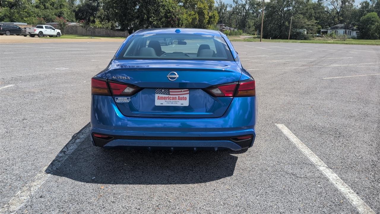 Nissan Altima 2.5 SV 2025