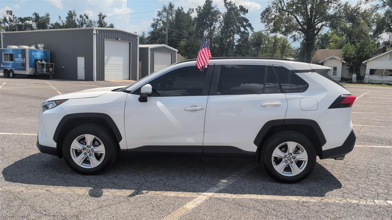 Toyota RAV4 XLE AWD 2021