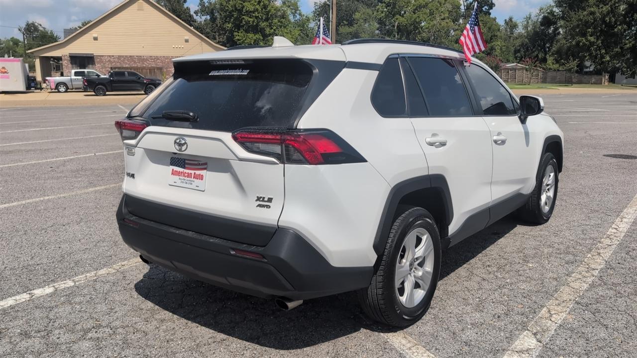 Toyota RAV4 XLE AWD 2021