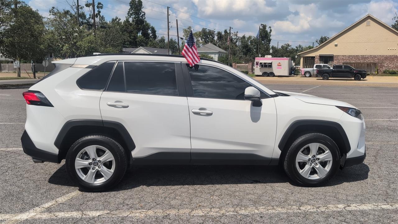 Toyota RAV4 XLE AWD 2021