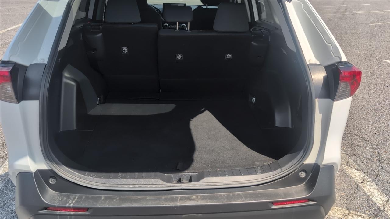 Toyota RAV4 XLE AWD 2021