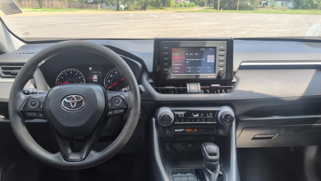 Toyota RAV4 XLE AWD 2021
