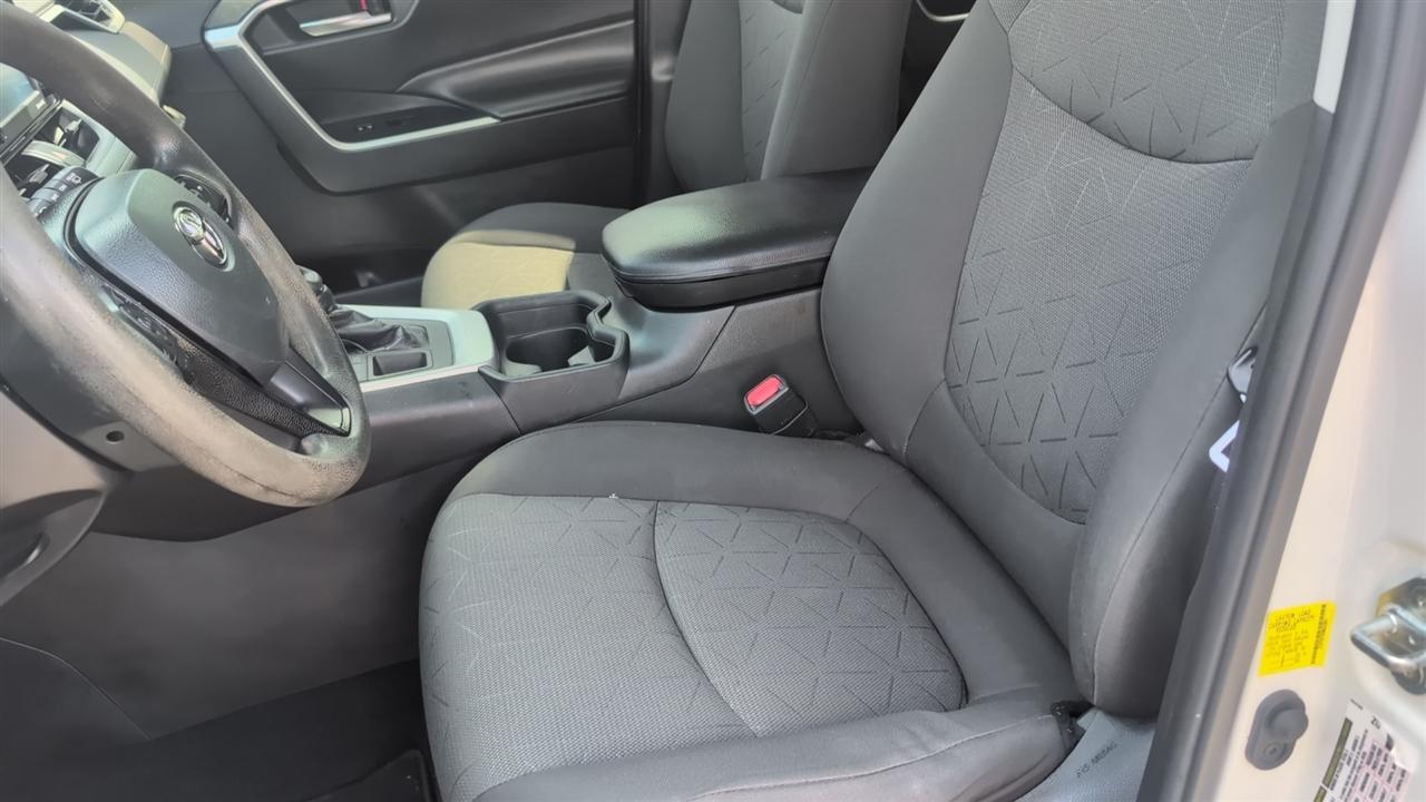 Toyota RAV4 XLE AWD 2021