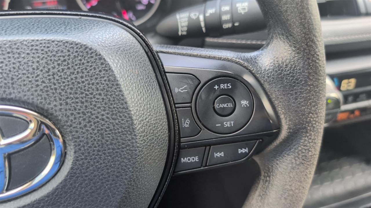 Toyota RAV4 XLE AWD 2021