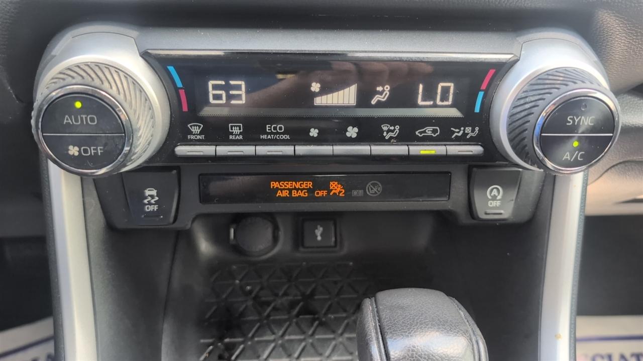 Toyota RAV4 XLE AWD 2021