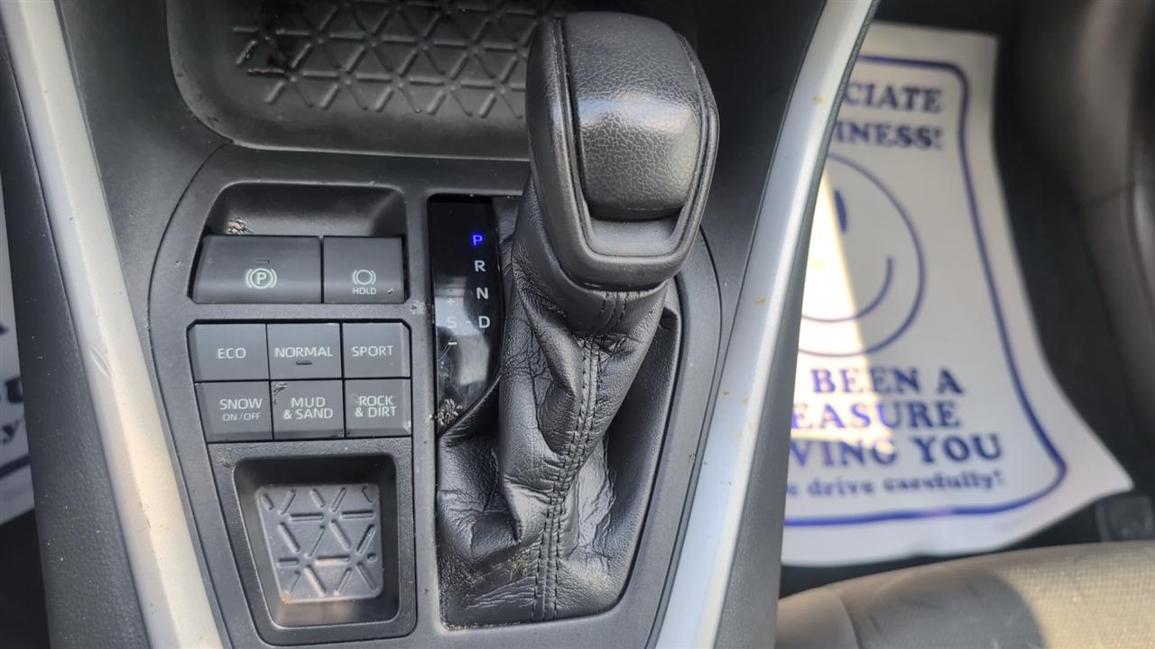 Toyota RAV4 XLE AWD 2021
