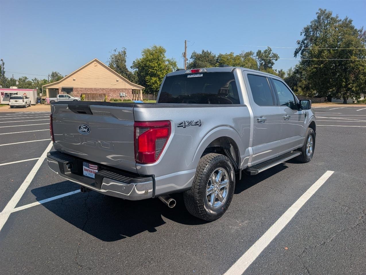 Ford F-150 XLT SuperCrew 4WD 2025
