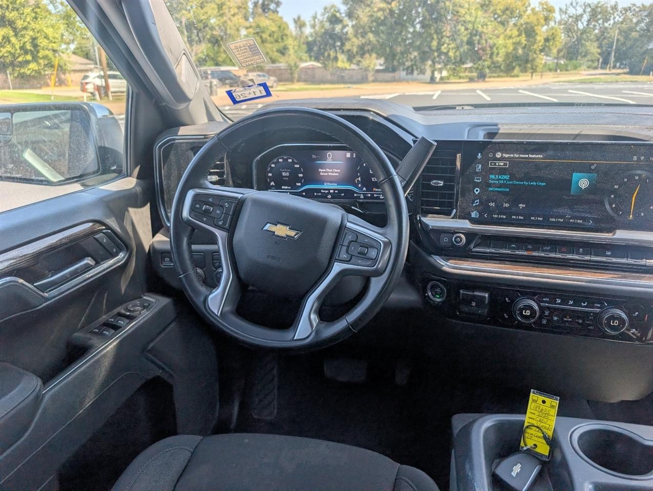 Chevrolet Silverado 1500 LT Crew Cab 2WD 2025