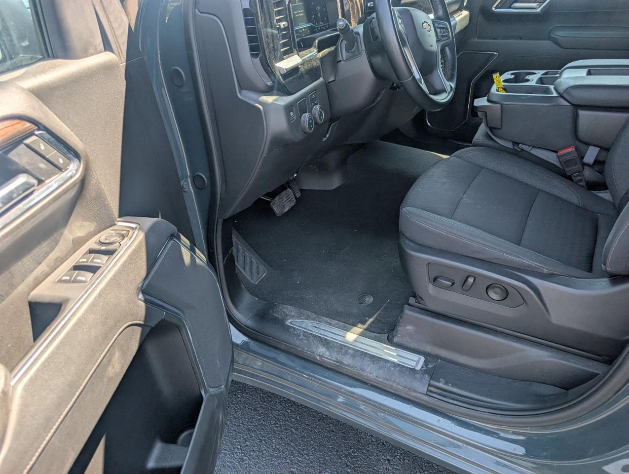 Chevrolet Silverado 1500 LT Crew Cab 2WD 2025