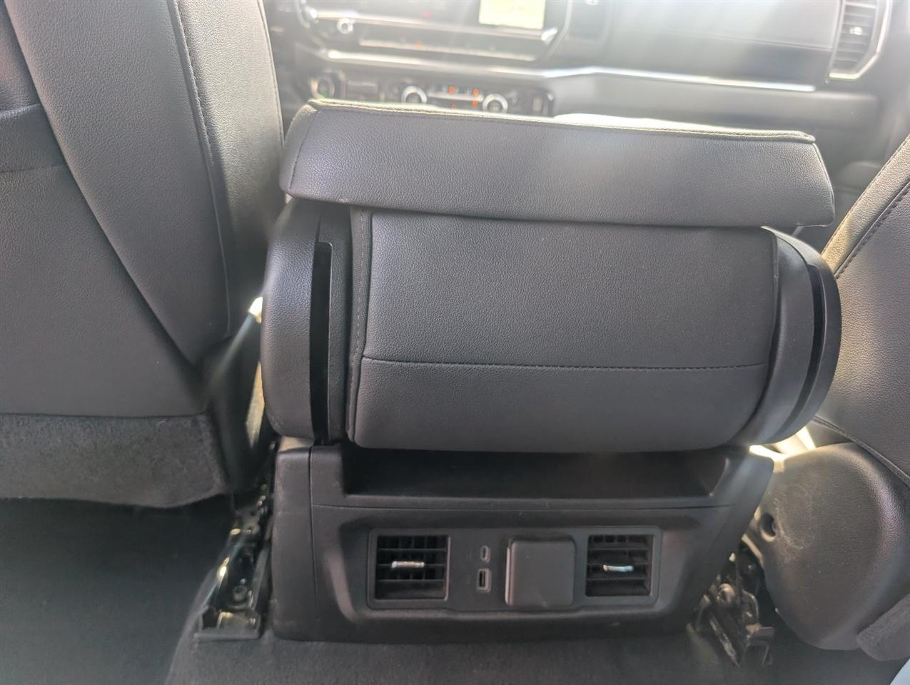 GMC Sierra 1500 SLT Crew Cab 4WD 2025