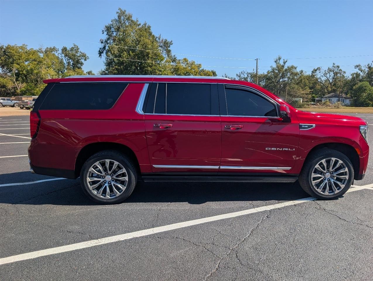 GMC Yukon XL Denali 4WD 2021