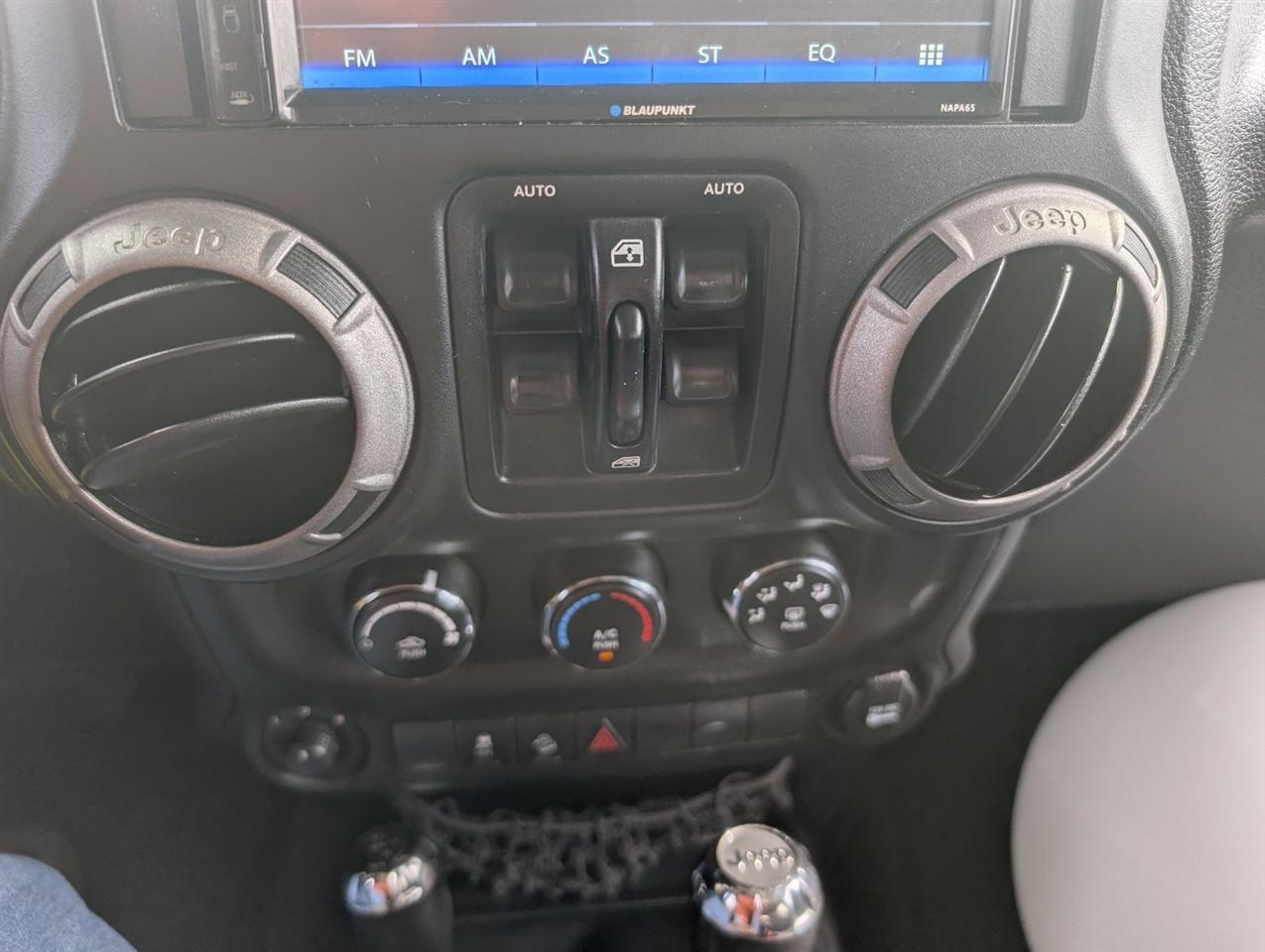 Jeep Wrangler Unlimited Sport 4WD 2013
