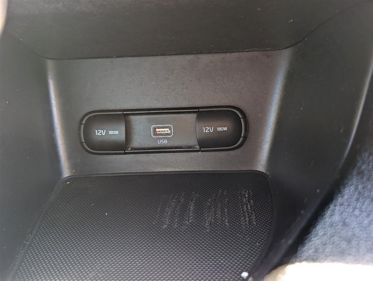 Kia Sportage LX FWD 2021