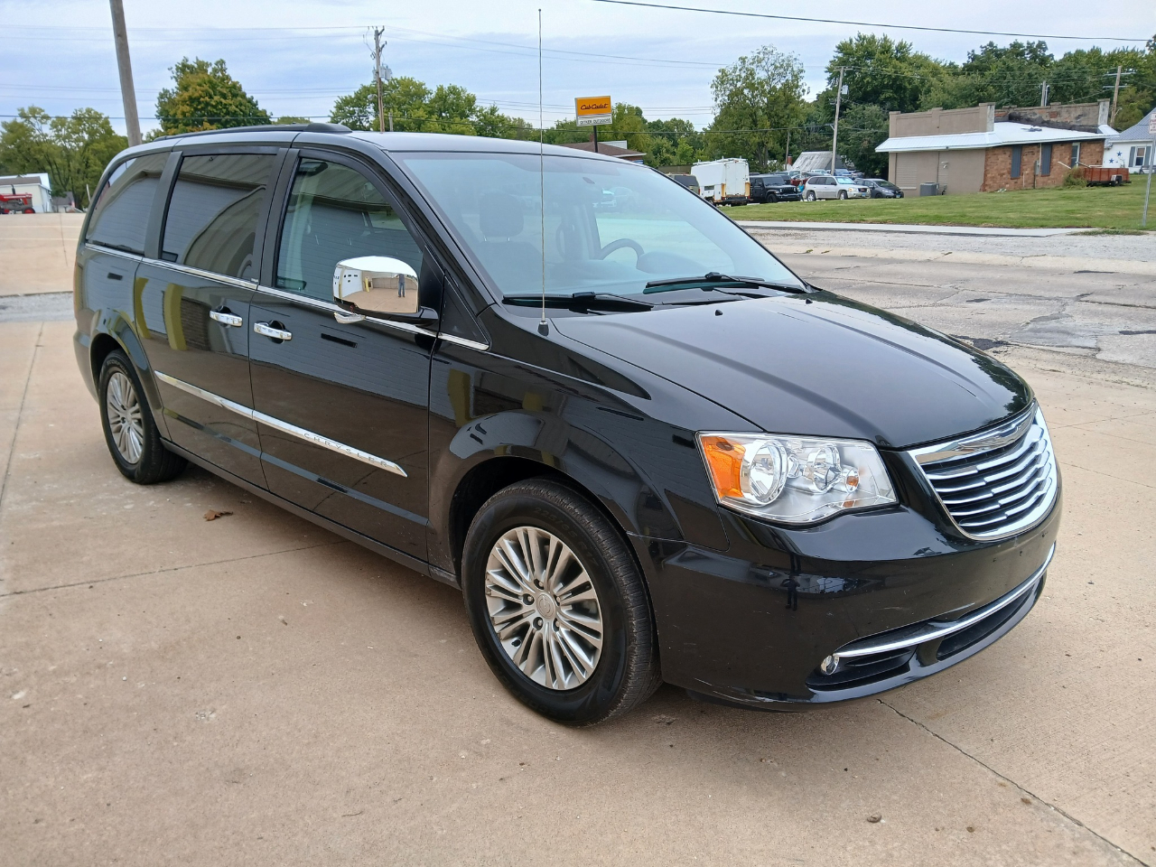 2013 Chrysler Town & Country Touring-L