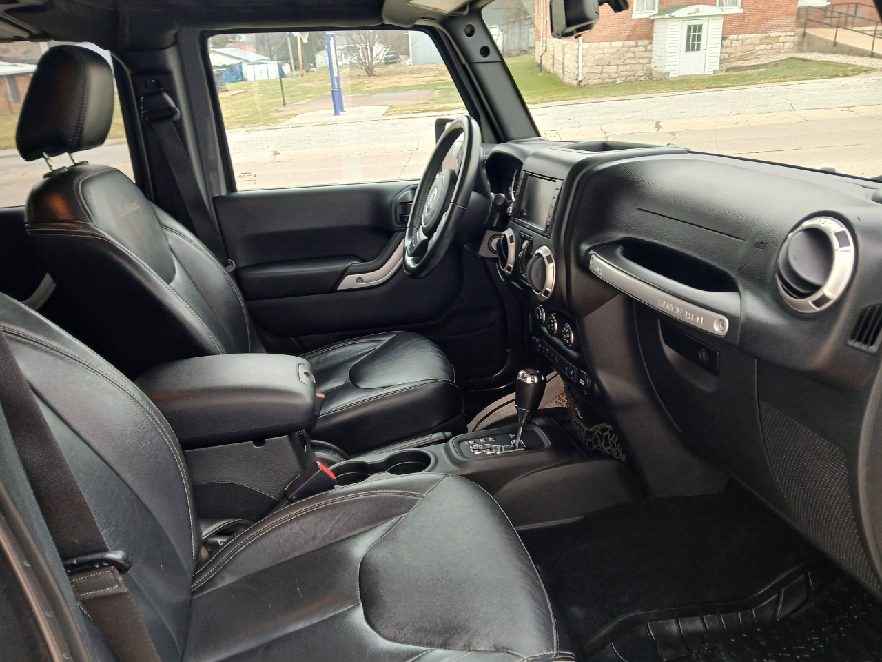 Jeep Wrangler Unlimited Sahara 4WD 2017