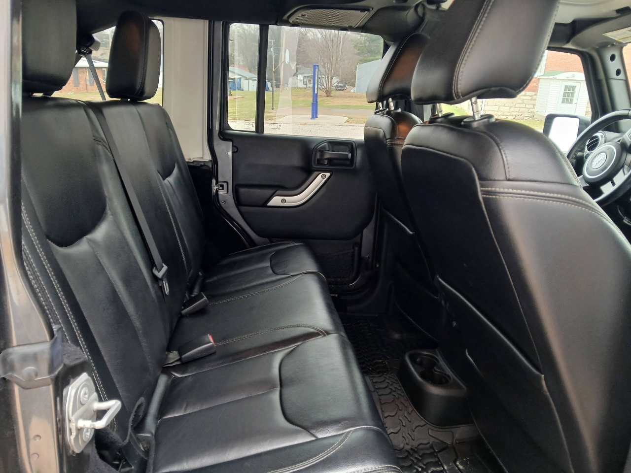 Jeep Wrangler Unlimited Sahara 4WD 2017