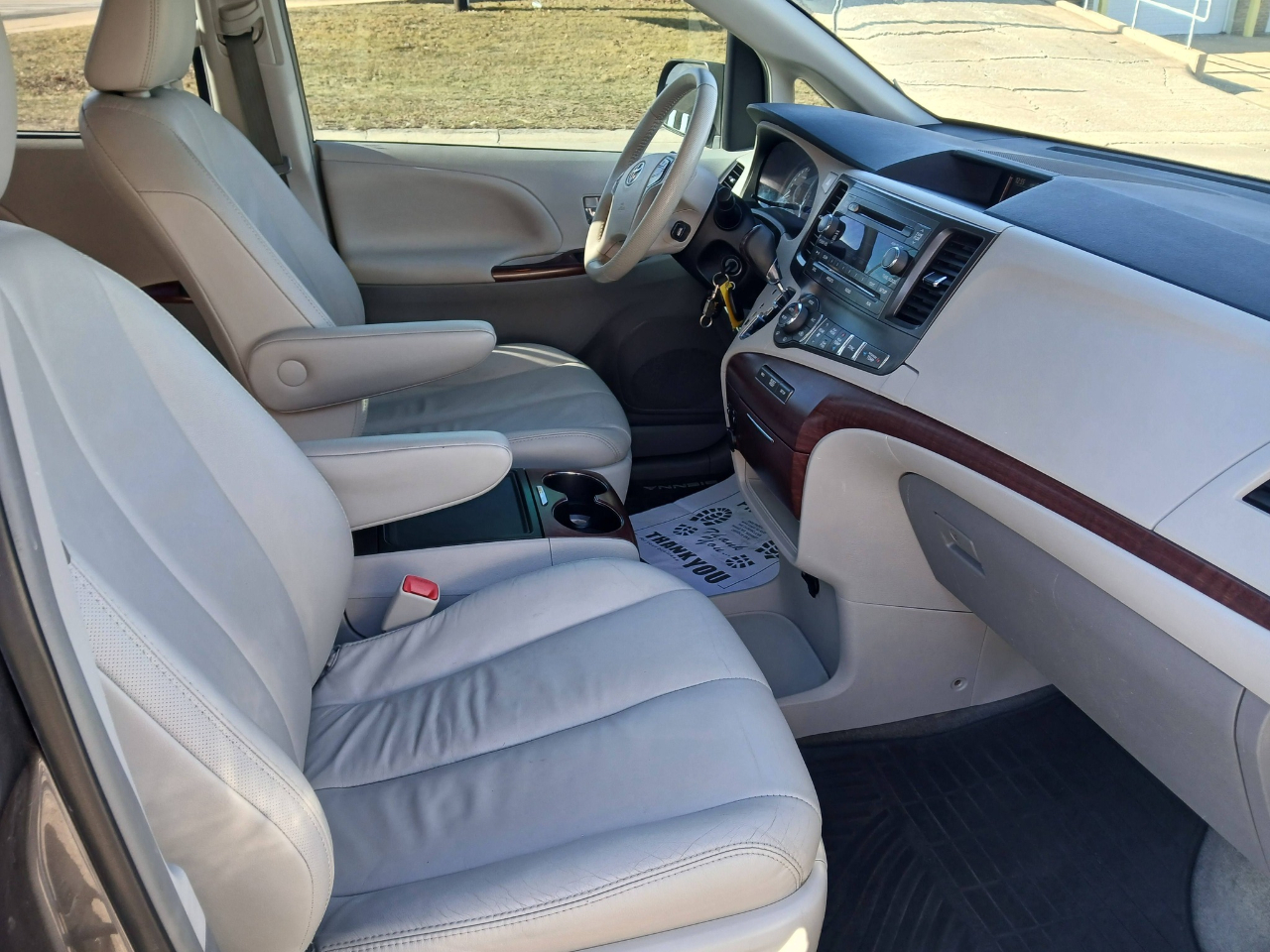 Toyota Sienna Limited AWD 7-Passenger V6 2013