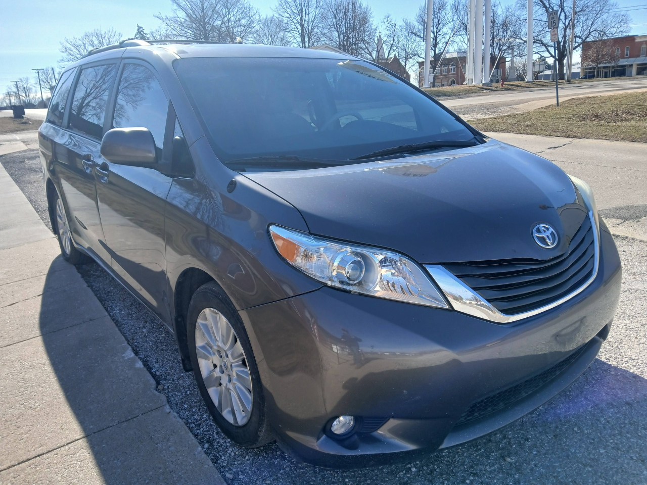 Toyota Sienna Limited AWD 7-Passenger V6 2013