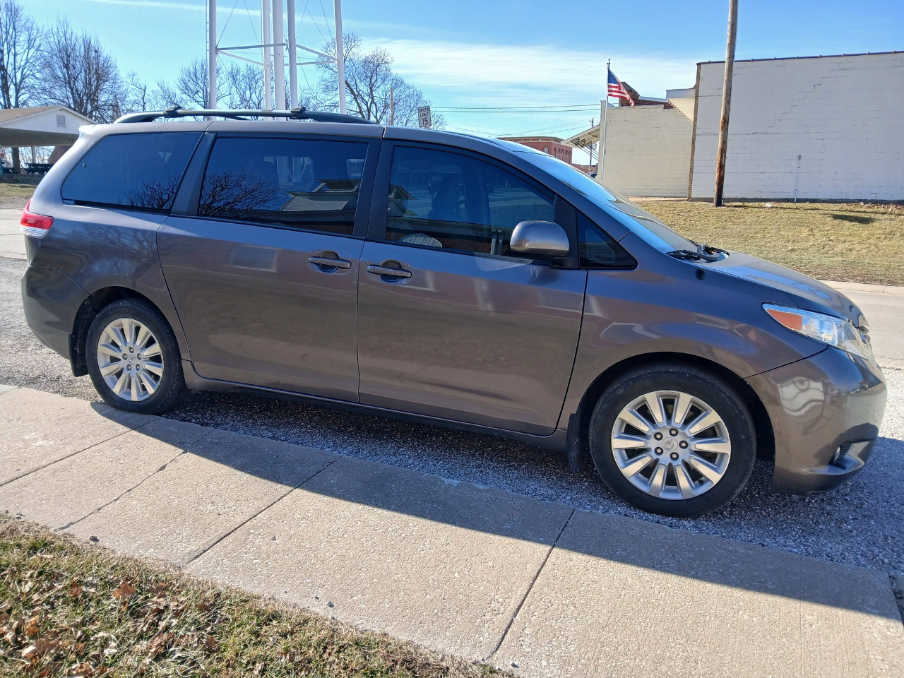 Toyota Sienna Limited AWD 7-Passenger V6 2013