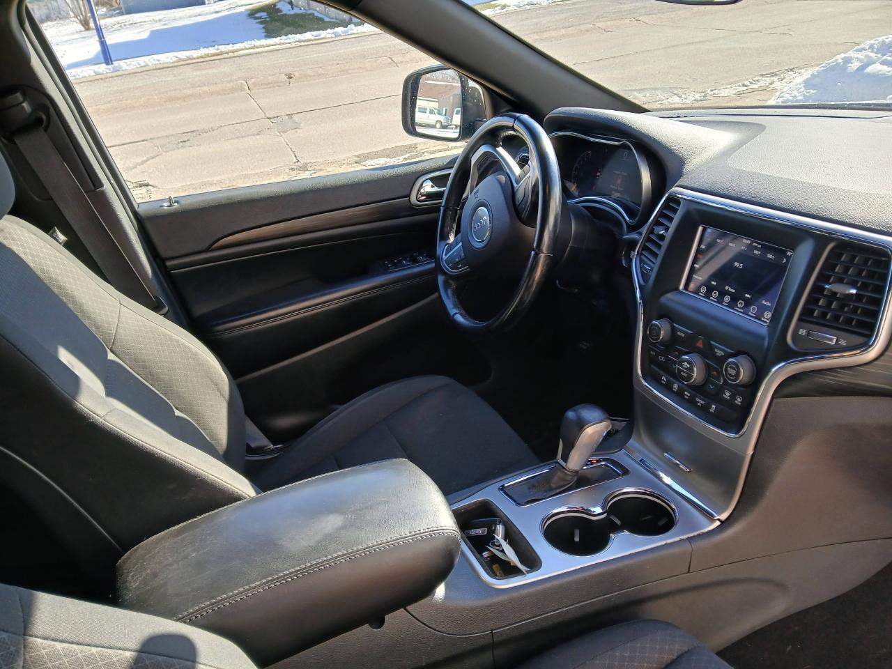 Jeep Grand Cherokee Laredo 4WD 2019