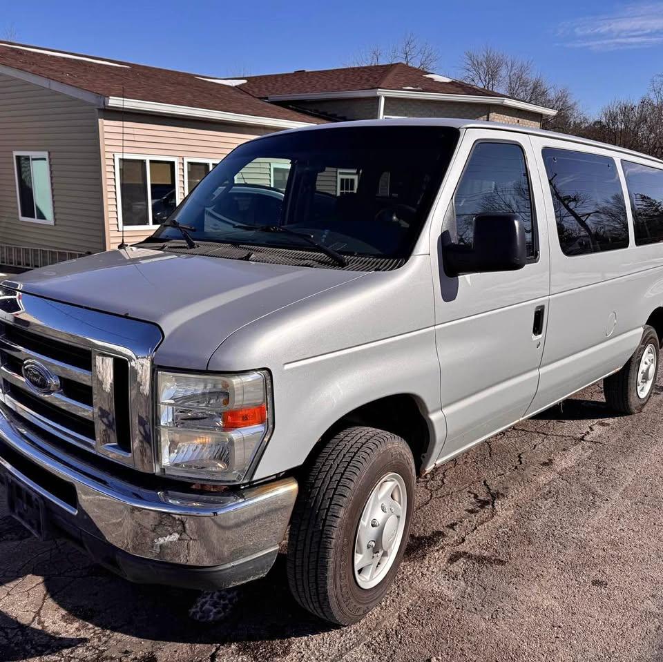 Ford Econoline E-350 XL Super Duty 2008