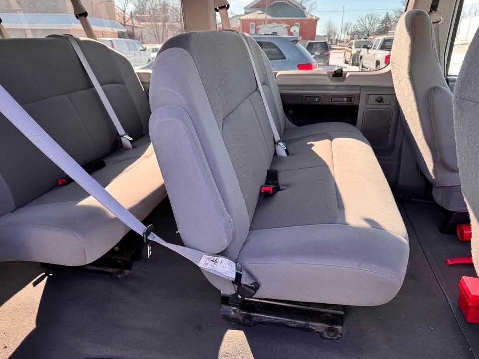 Ford Econoline E-350 XL Super Duty 2008