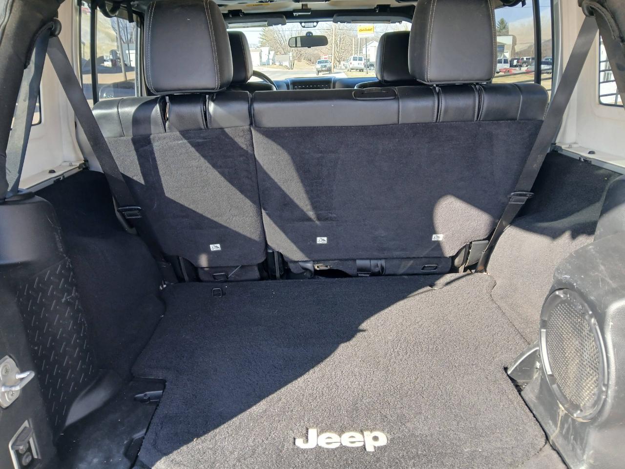 Jeep Wrangler Unlimited Sahara 4WD 2012