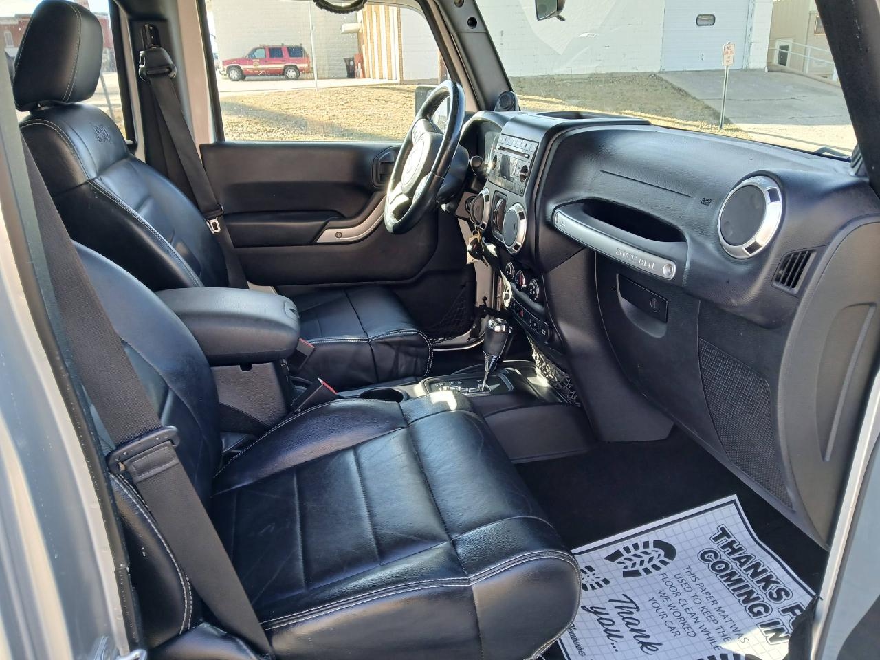 Jeep Wrangler Unlimited Sahara 4WD 2012