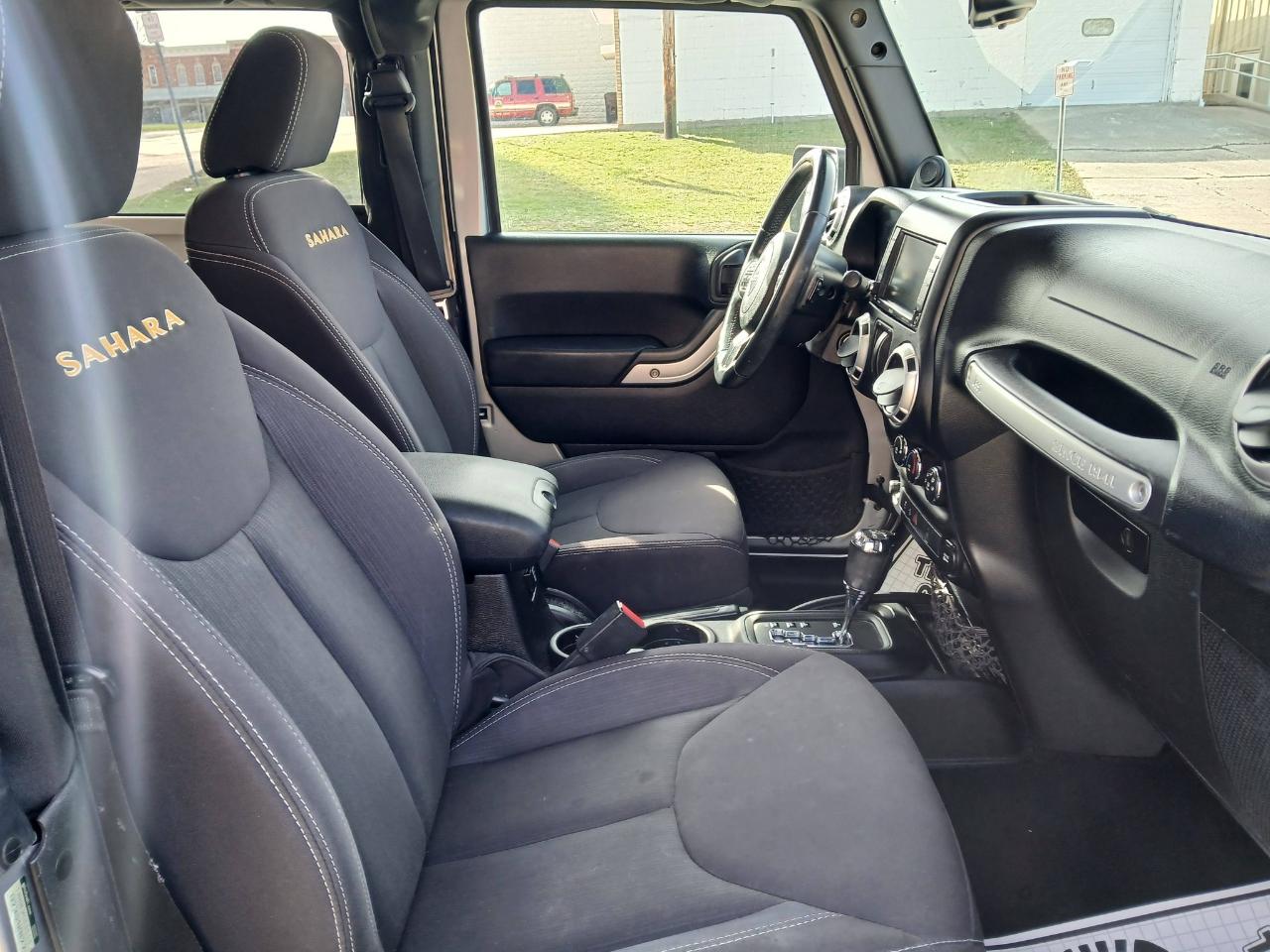 Jeep Wrangler Sahara 4WD 2013