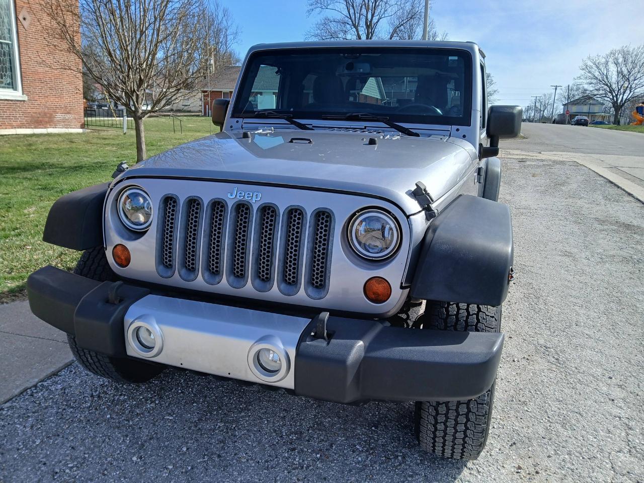 Jeep Wrangler Sahara 4WD 2013
