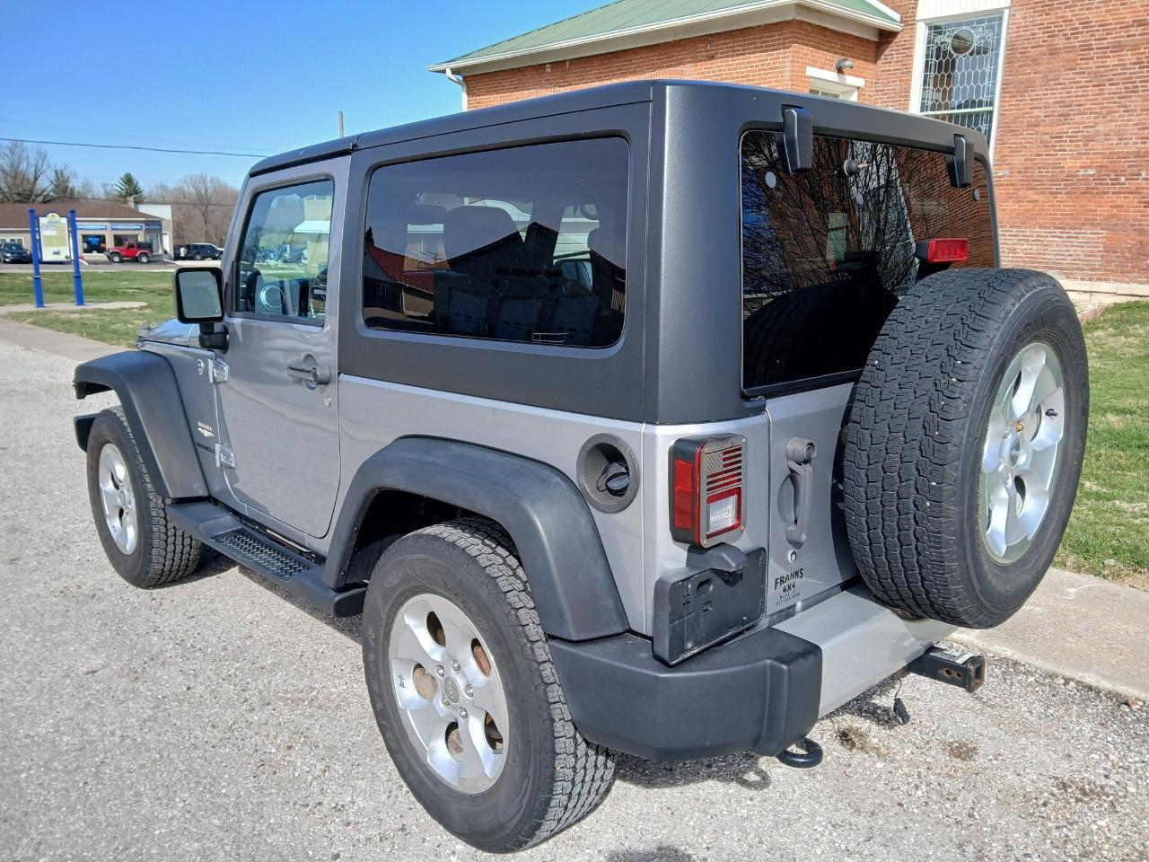 Jeep Wrangler Sahara 4WD 2013