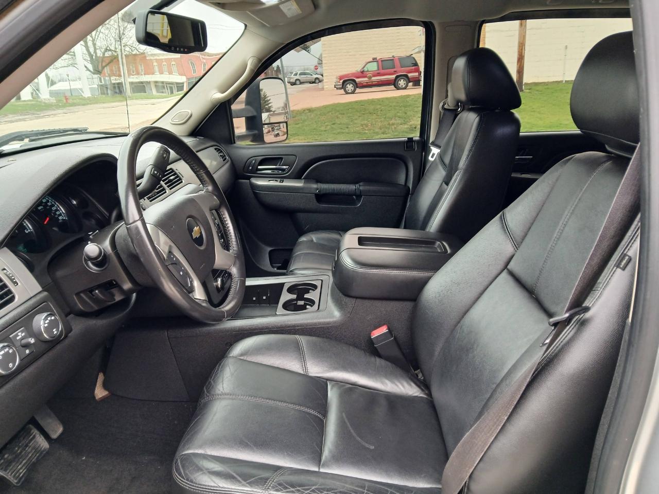 Chevrolet Silverado 1500 LTZ Crew Cab 4WD 2012