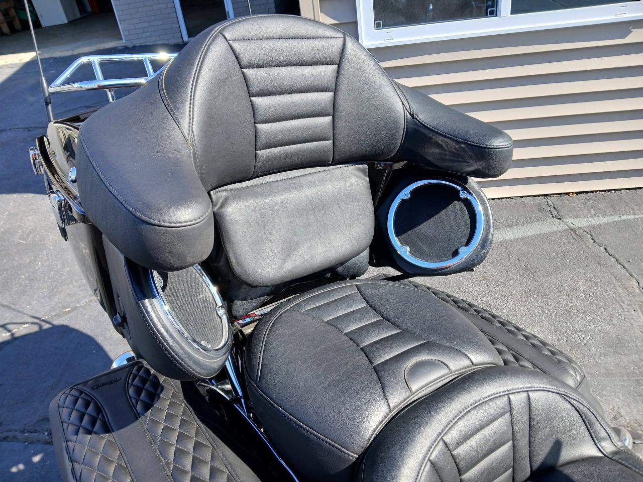 Harley-Davidson FLHTK  2011