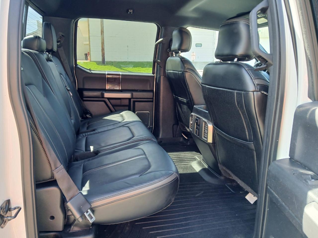 Ford F-150 Platinum SuperCrew 5.5-ft. Bed 4WD 2016