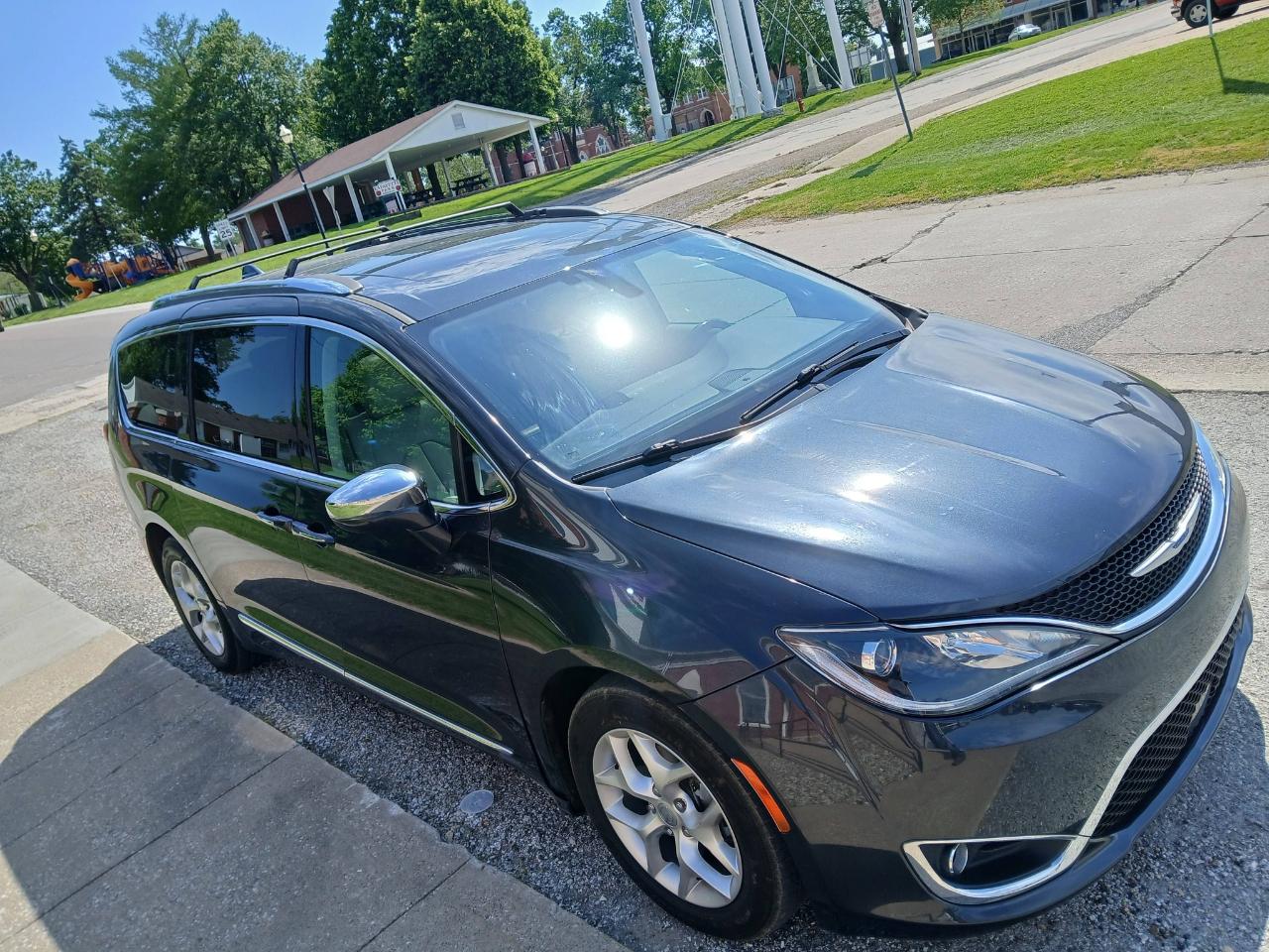 Chrysler Pacifica Limited 2020
