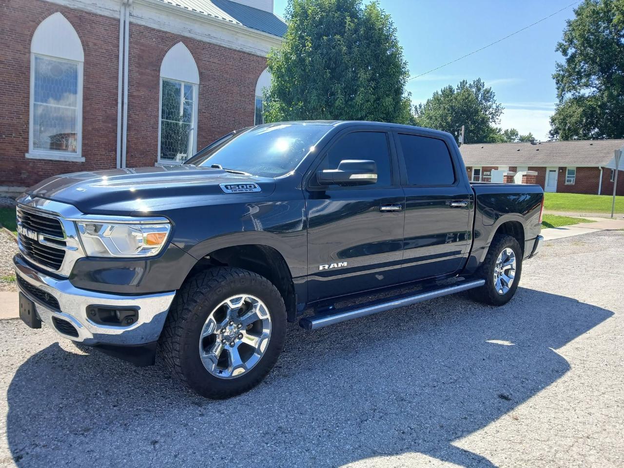 RAM 1500 Big Horn Crew Cab SWB 4WD 2020