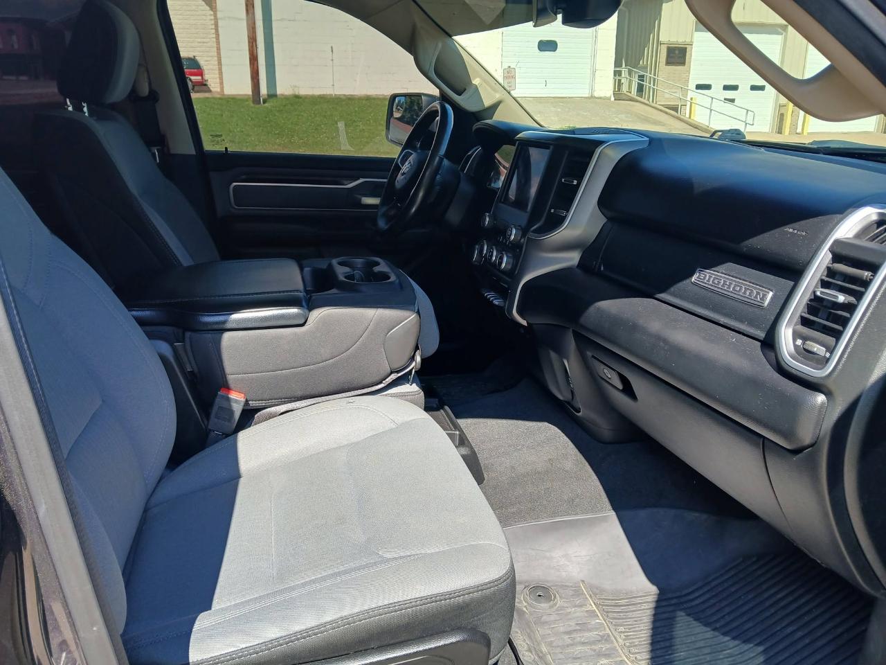RAM 1500 Big Horn Crew Cab SWB 4WD 2020