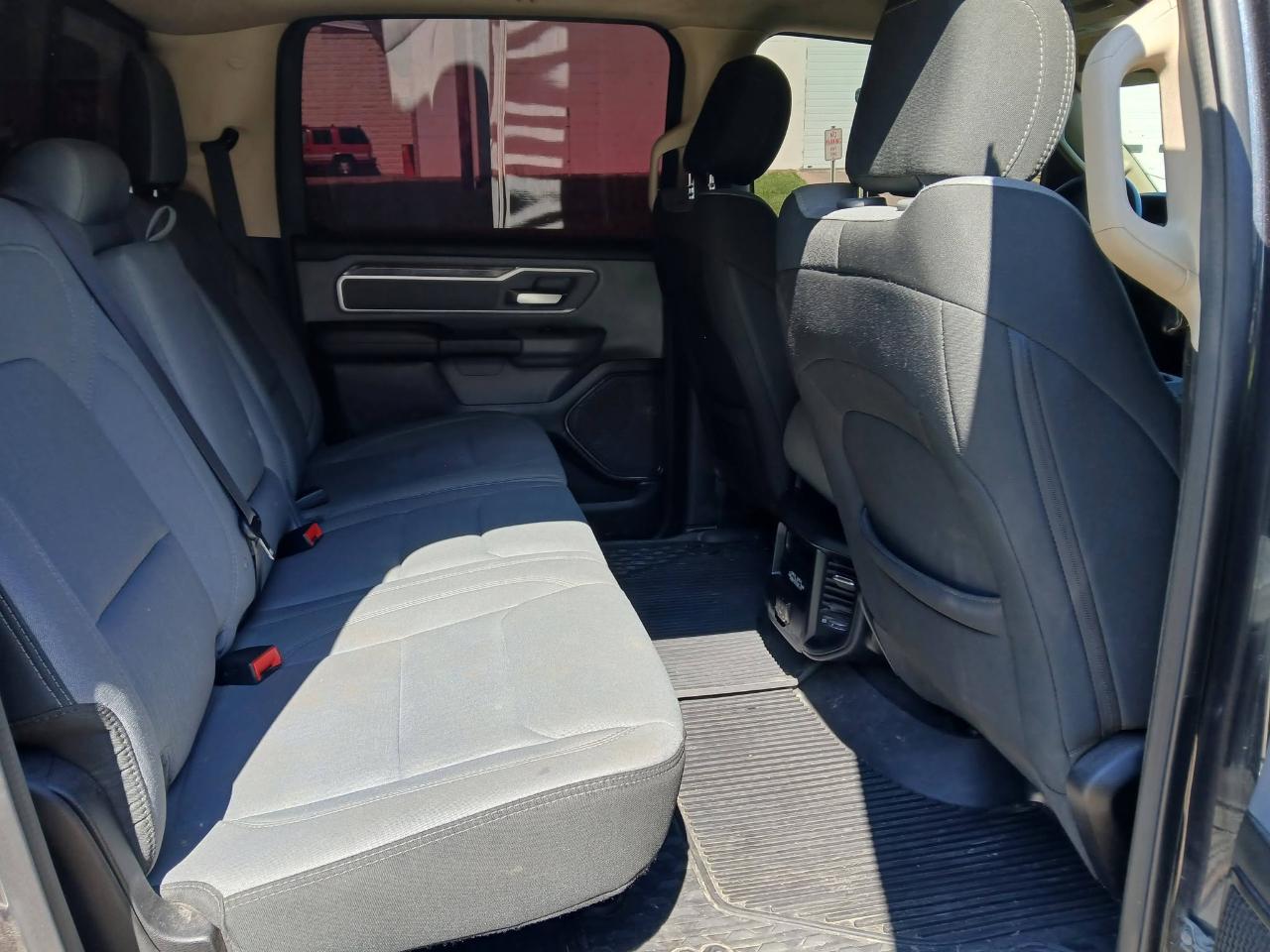 RAM 1500 Big Horn Crew Cab SWB 4WD 2020