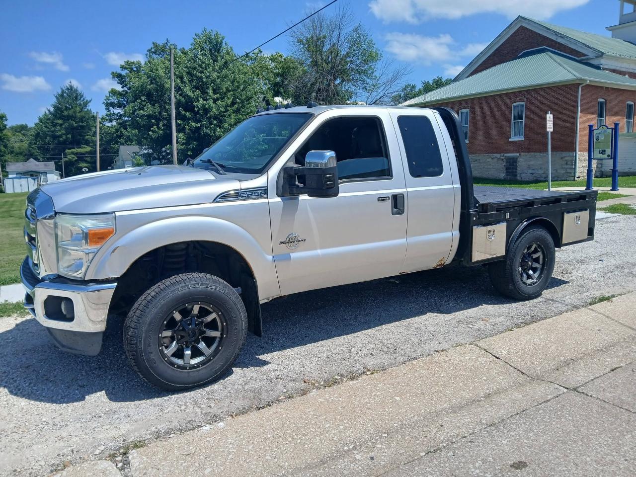 Ford F-250 SD XLT SuperCab Long Bed 4WD 2011