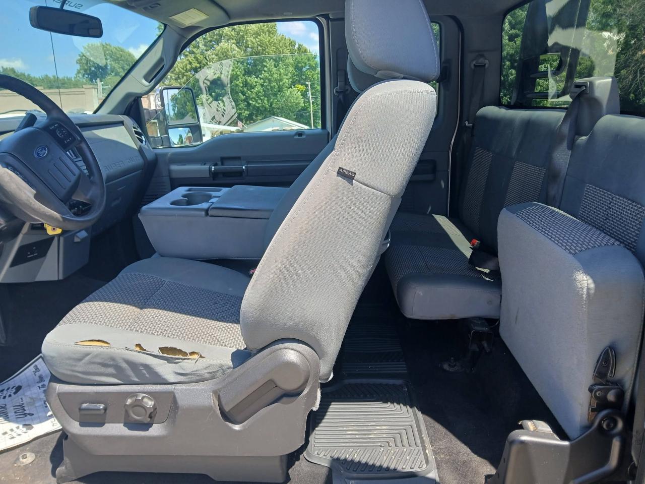 Ford F-250 SD XLT SuperCab Long Bed 4WD 2011