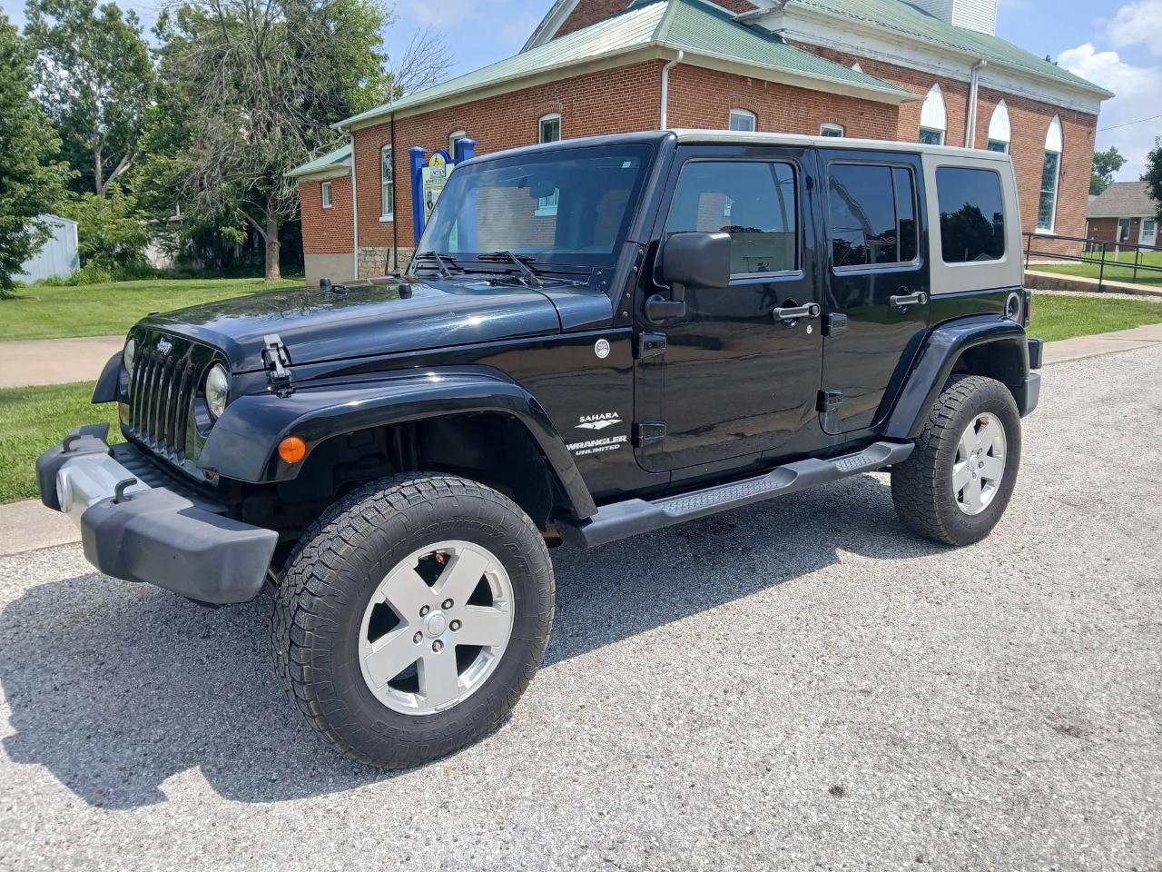 Jeep Wrangler Unlimited Sahara 4WD 2010