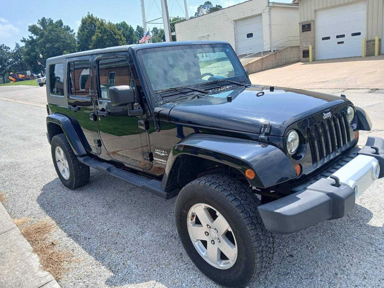 Jeep Wrangler Unlimited Sahara 4WD 2010