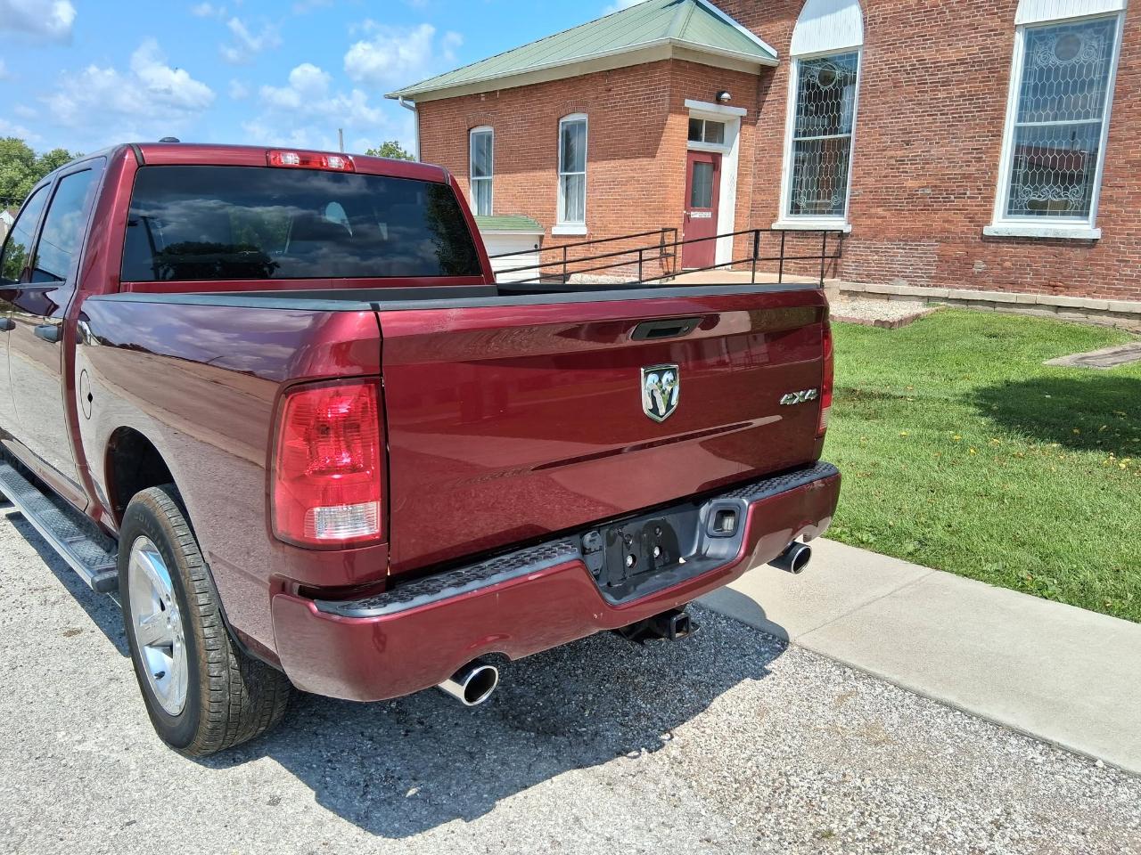 RAM 1500 Tradesman Crew Cab SWB 4WD 2017